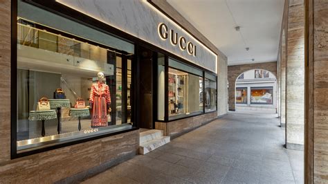 Gucci, Via Nassa 2, Lugano, Phone +41 91 922 54 60